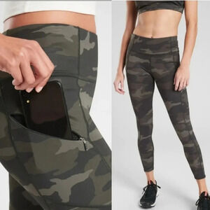 Athleta contender 7/8 tight camo cool and sleek to the touch size medium